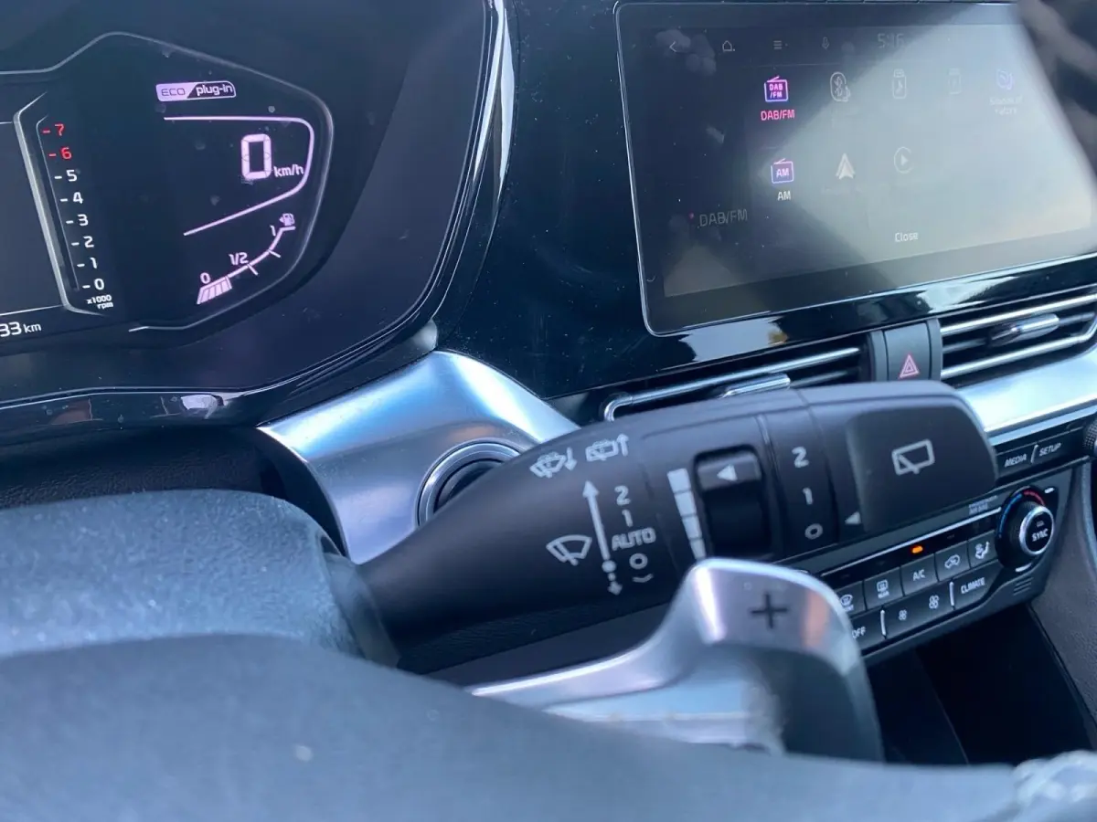 1.6 GDi PHEV DynamicPlusLine | Climate control | Leder | Stoel,- en stuurverwarming | Keyless | Navigatie | Dodehoek detectie | 16 inch LM-velgen | Parkeercamera |
