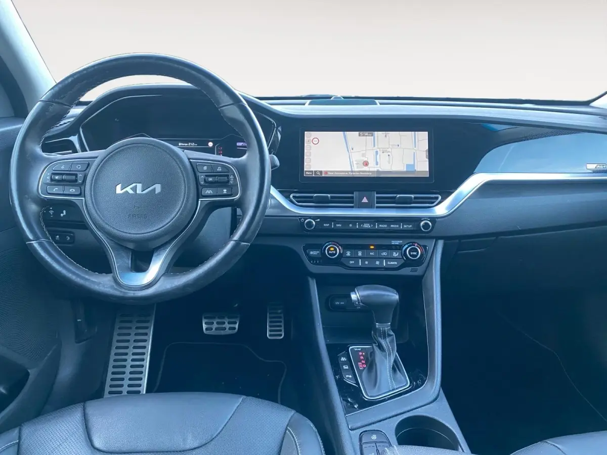 1.6 GDi PHEV DynamicPlusLine | Climate control | Leder | Stoel,- en stuurverwarming | Keyless | Navigatie | Dodehoek detectie | 16 inch LM-velgen | Parkeercamera |