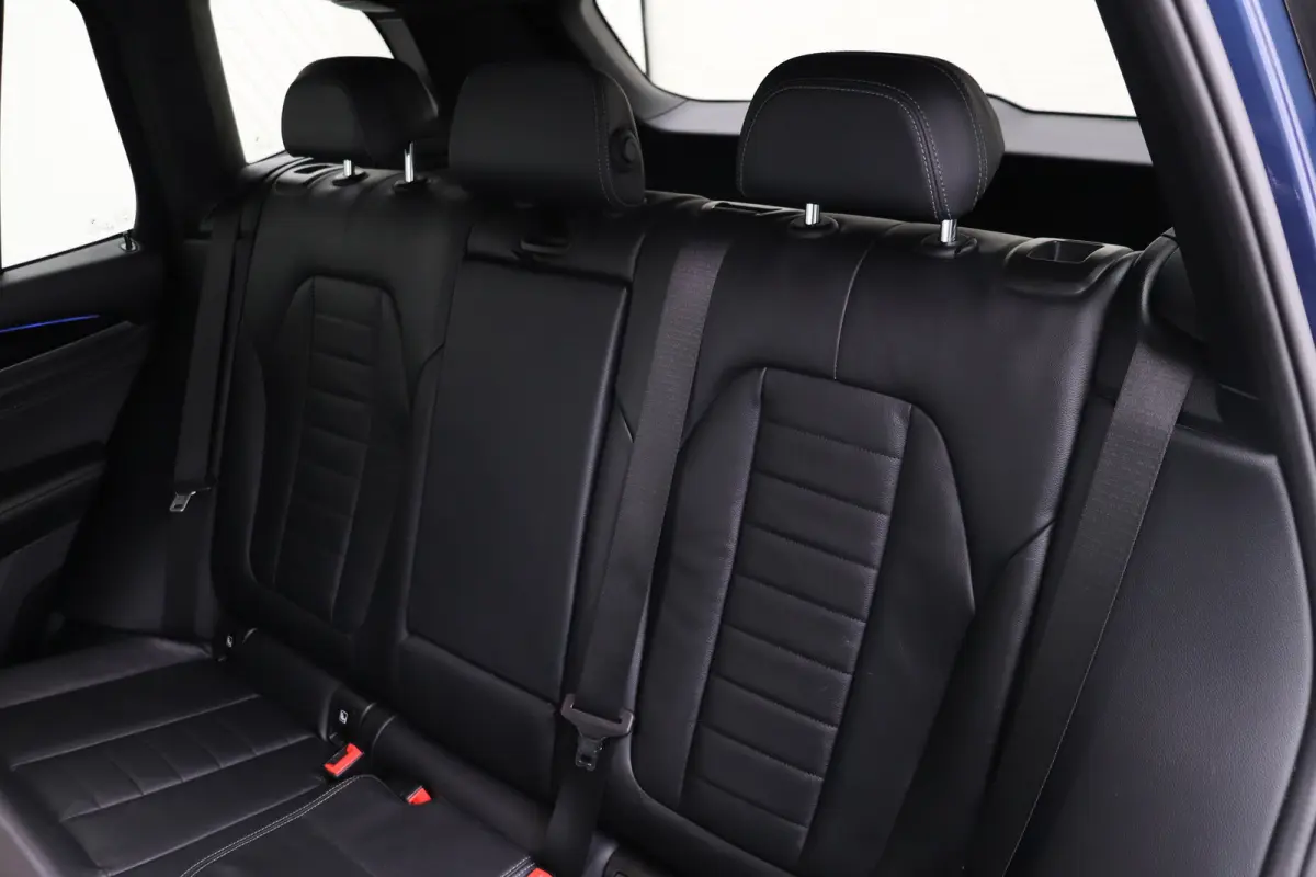 xDrive30e 293 PK High Exe. Trekhaak Head-up Carplay Nappaleder