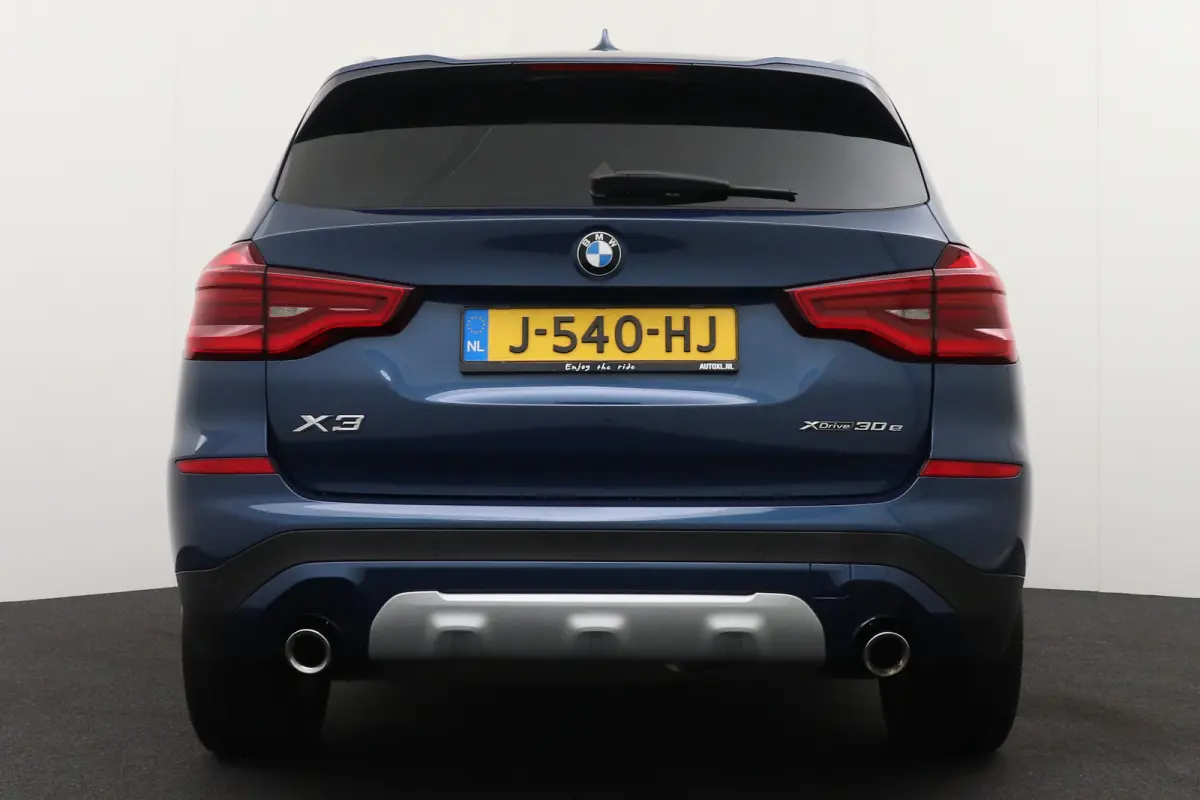 xDrive30e 293 PK High Exe. Trekhaak Head-up Carplay Nappaleder