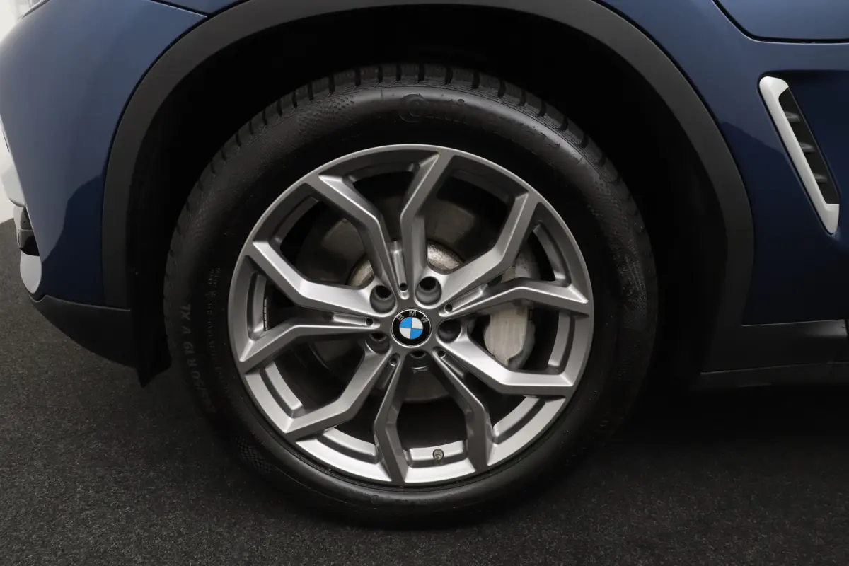 xDrive30e 293 PK High Exe. Trekhaak Head-up Carplay Nappaleder