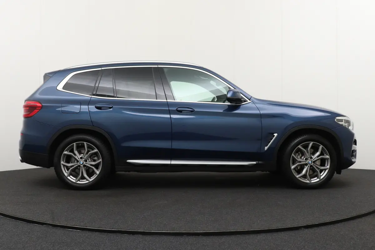 xDrive30e 293 PK High Exe. Trekhaak Head-up Carplay Nappaleder