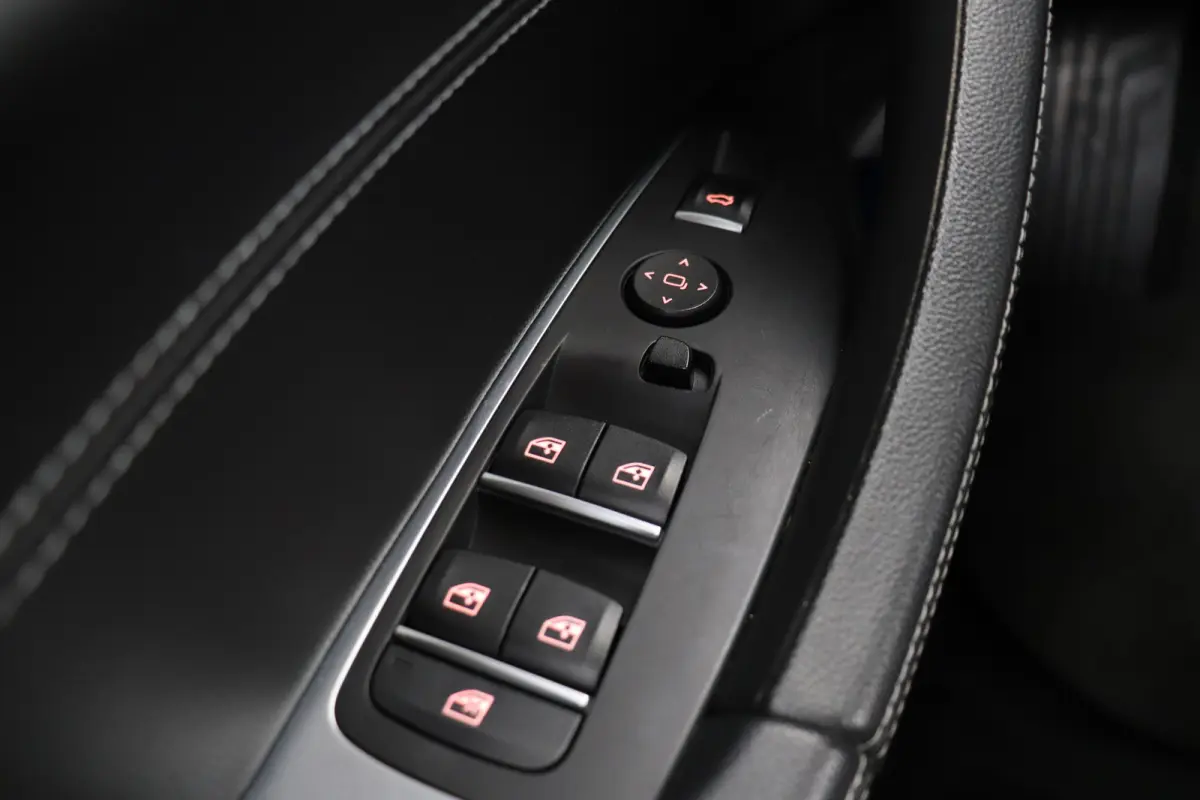 xDrive30e 293 PK High Exe. Trekhaak Head-up Carplay Nappaleder