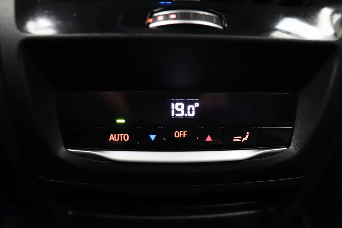 xDrive30e 293 PK High Exe. Trekhaak Head-up Carplay Nappaleder