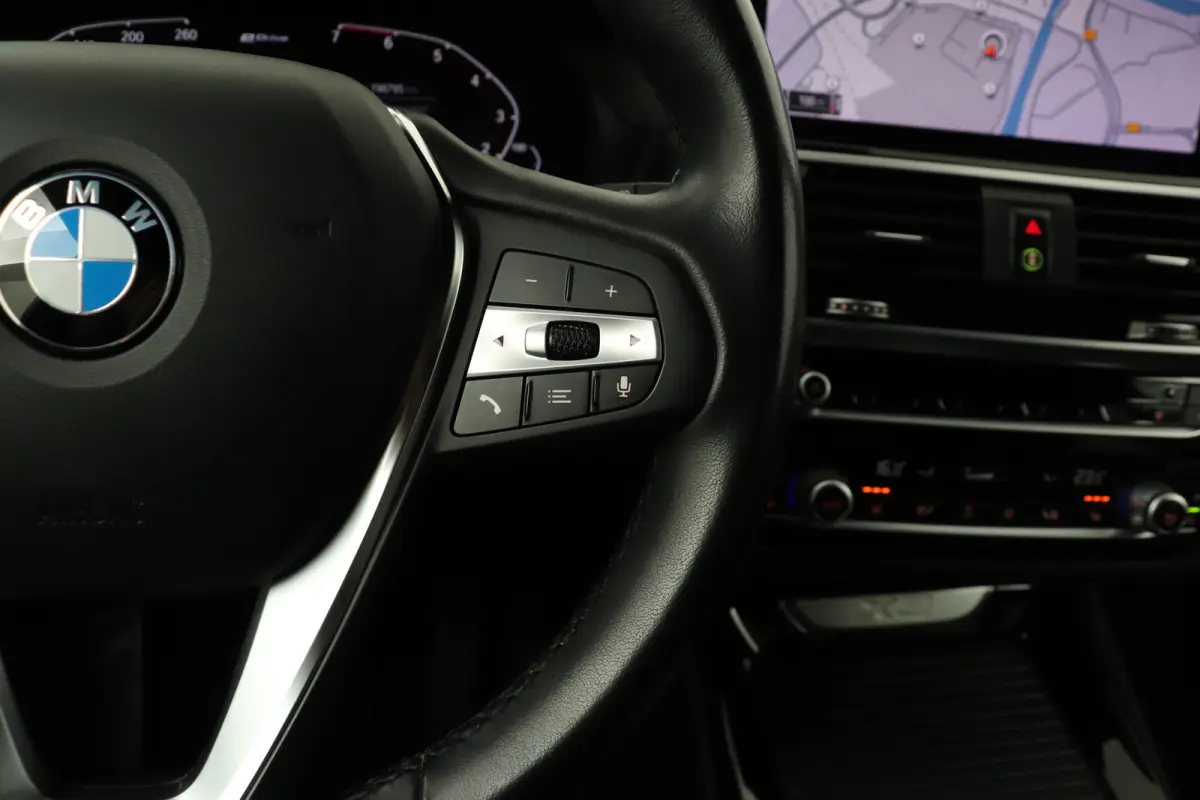 xDrive30e 293 PK High Exe. Trekhaak Head-up Carplay Nappaleder