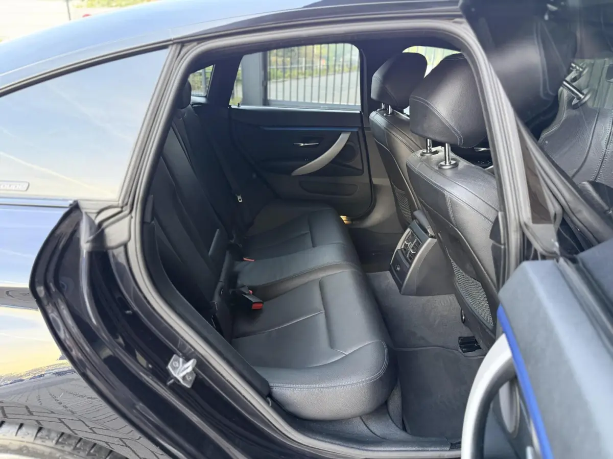 420i High Executive M SPORT | CAMERA | 19" | LEDER | NL-AUTO | DEALERONDERHOUDEN