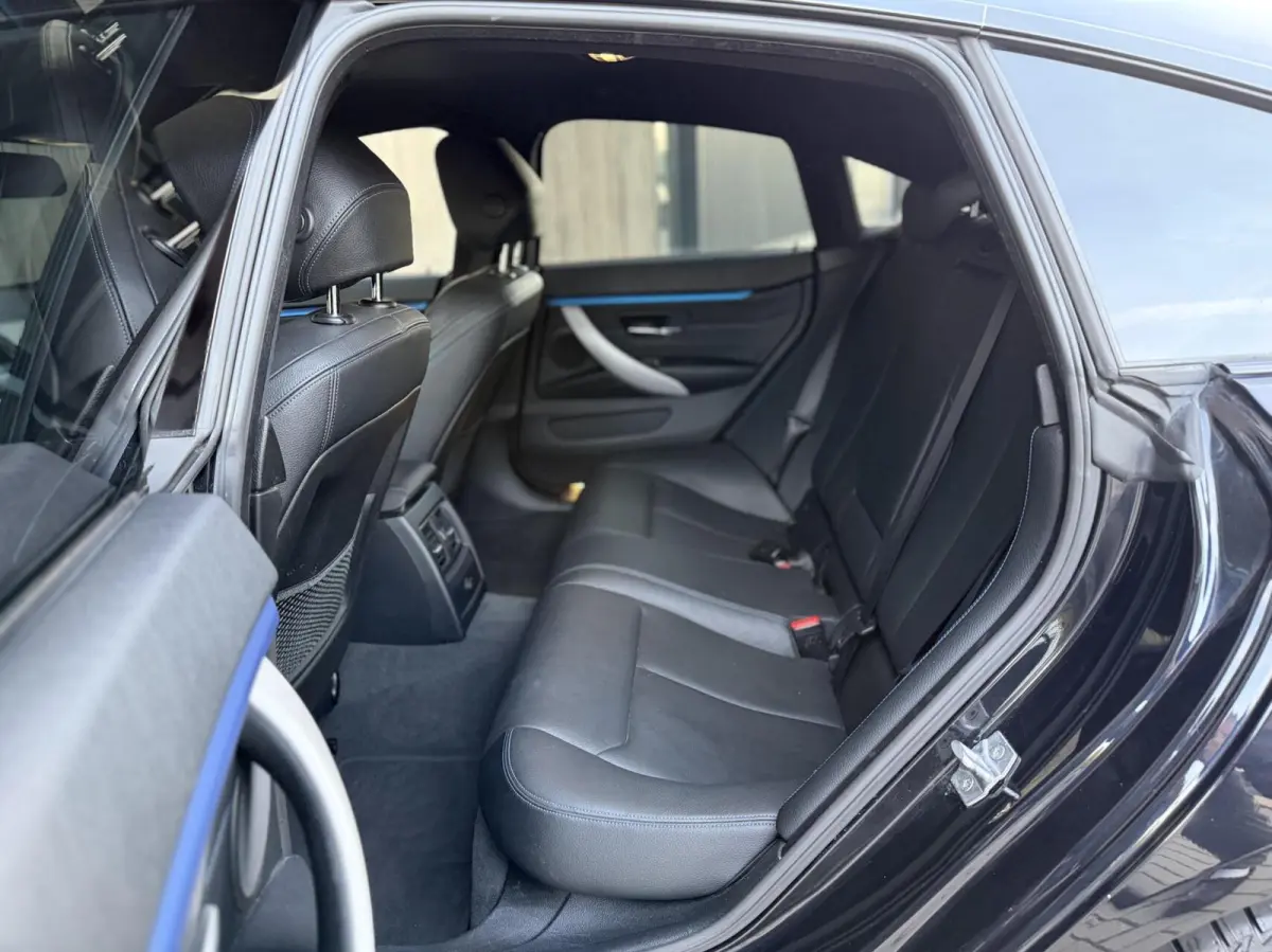 420i High Executive M SPORT | CAMERA | 19" | LEDER | NL-AUTO | DEALERONDERHOUDEN