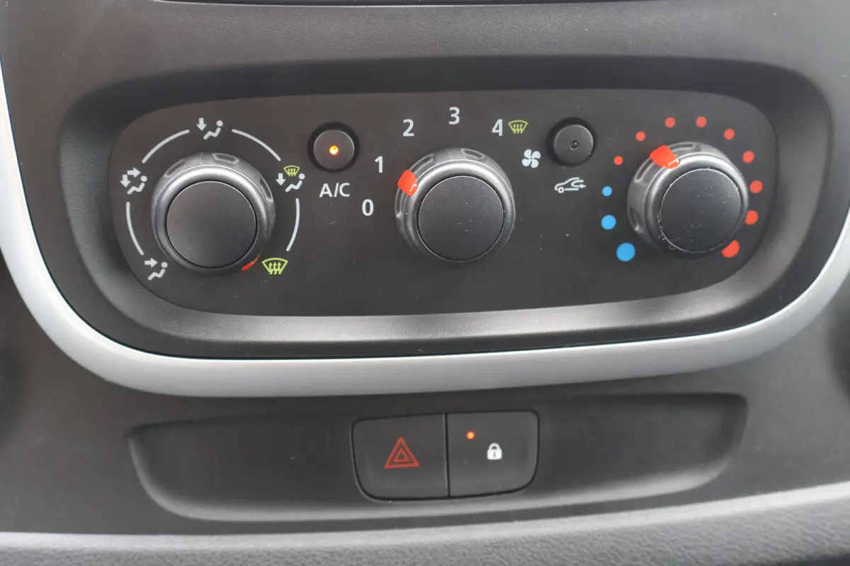 1.6 dCi T27 L1H1 Airco Trekhaak