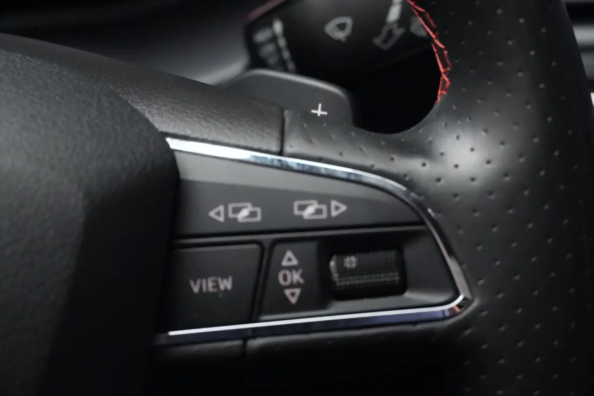 1.5 TSI FR Sport Automaat 150 PK | Pano-dak | Virtual | CarPlay | Stoelverwarming | Camera | Led | Pdc | Trekhaak |