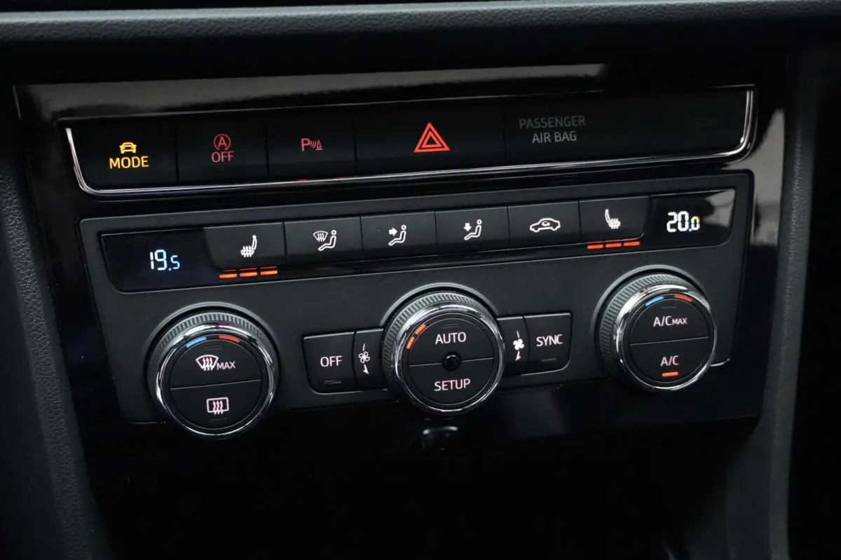 1.5 TSI FR Sport Automaat 150 PK | Pano-dak | Virtual | CarPlay | Stoelverwarming | Camera | Led | Pdc | Trekhaak |