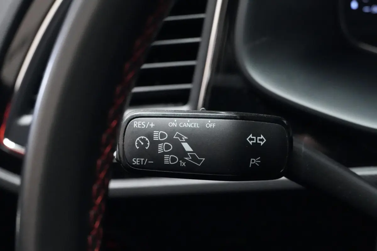 1.5 TSI FR Sport Automaat 150 PK | Pano-dak | Virtual | CarPlay | Stoelverwarming | Camera | Led | Pdc | Trekhaak |