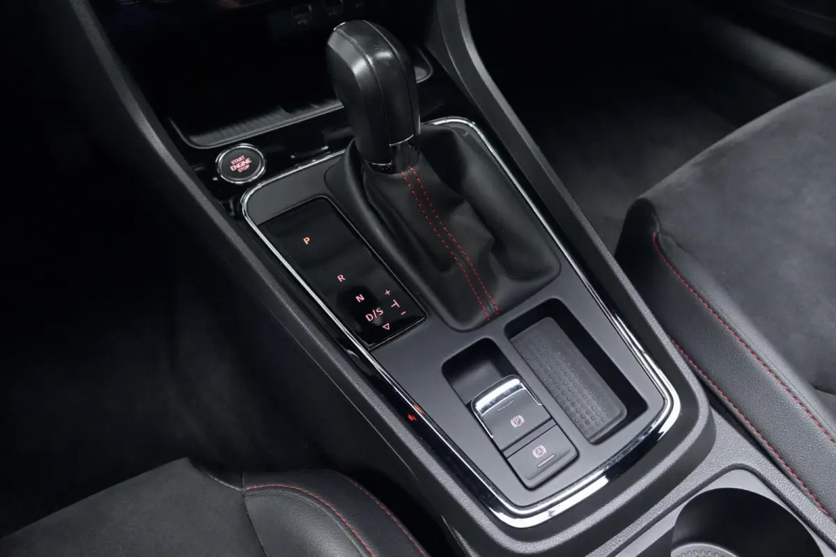 1.5 TSI FR Sport Automaat 150 PK | Pano-dak | Virtual | CarPlay | Stoelverwarming | Camera | Led | Pdc | Trekhaak |