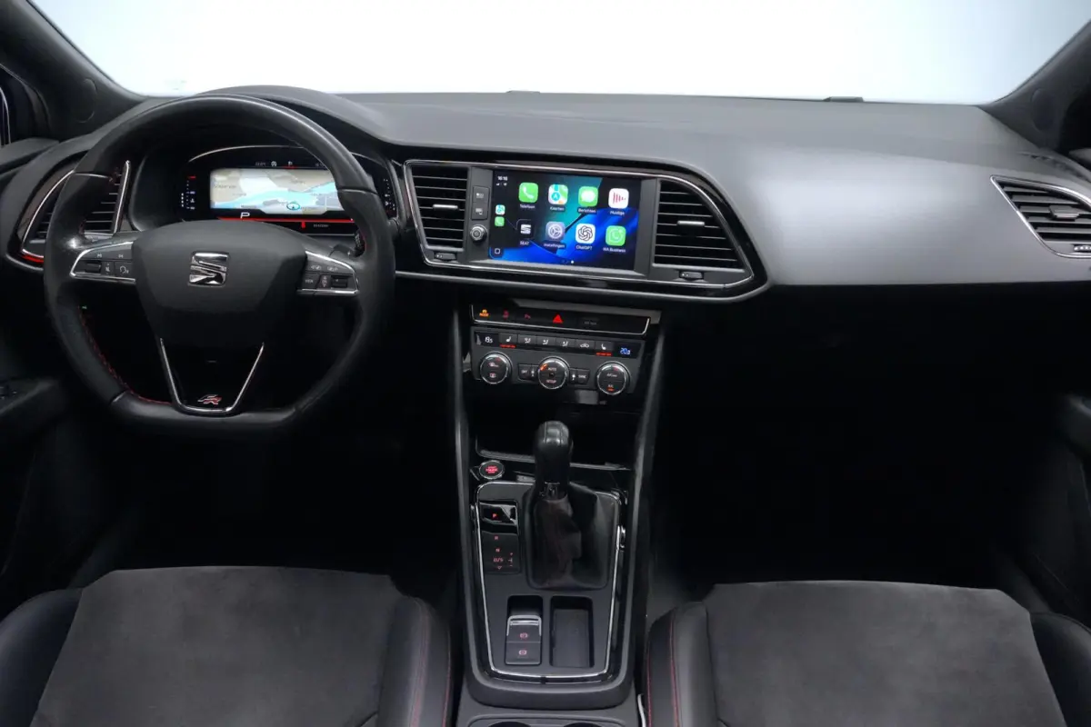1.5 TSI FR Sport Automaat 150 PK | Pano-dak | Virtual | CarPlay | Stoelverwarming | Camera | Led | Pdc | Trekhaak |