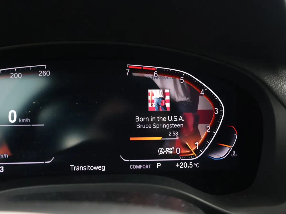 xDrive20i 184 PK M-SPORT H.E. EDITION + HEAD-UP | SFEERVERL. | CARPLAY | LEDER | CAMERA | 19 INCH