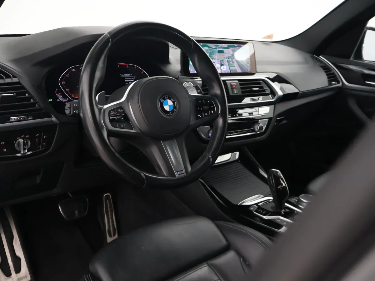 xDrive20i 184 PK M-SPORT H.E. EDITION + HEAD-UP | SFEERVERL. | CARPLAY | LEDER | CAMERA | 19 INCH