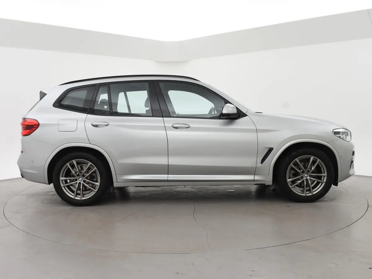 xDrive20i 184 PK M-SPORT H.E. EDITION + HEAD-UP | SFEERVERL. | CARPLAY | LEDER | CAMERA | 19 INCH