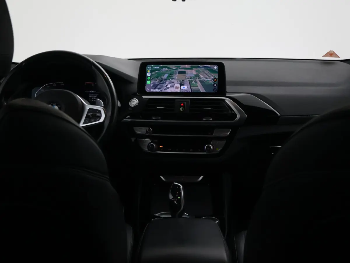 xDrive20i 184 PK M-SPORT H.E. EDITION + HEAD-UP | SFEERVERL. | CARPLAY | LEDER | CAMERA | 19 INCH