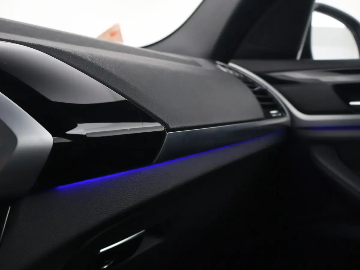 xDrive20i 184 PK M-SPORT H.E. EDITION + HEAD-UP | SFEERVERL. | CARPLAY | LEDER | CAMERA | 19 INCH