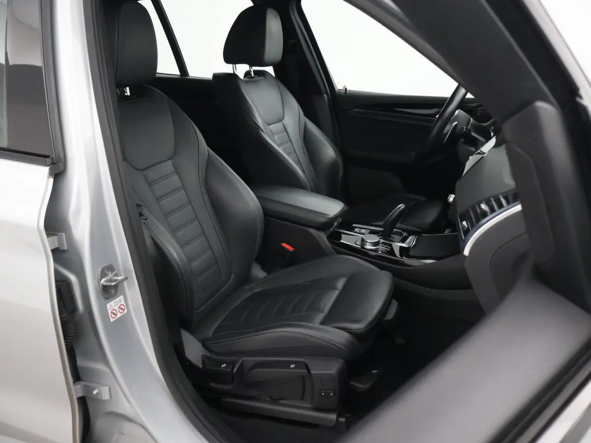 xDrive20i 184 PK M-SPORT H.E. EDITION + HEAD-UP | SFEERVERL. | CARPLAY | LEDER | CAMERA | 19 INCH