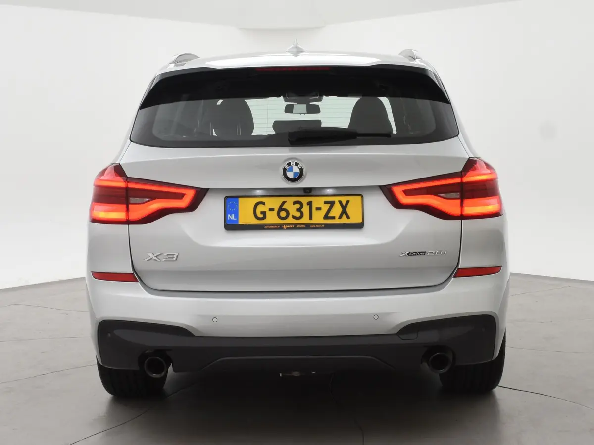 xDrive20i 184 PK M-SPORT H.E. EDITION + HEAD-UP | SFEERVERL. | CARPLAY | LEDER | CAMERA | 19 INCH