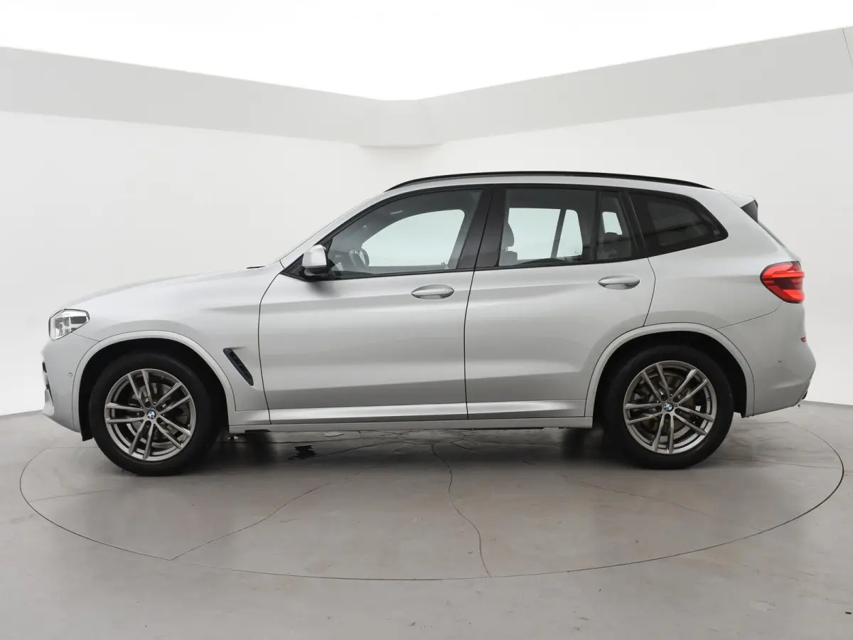 xDrive20i 184 PK M-SPORT H.E. EDITION + HEAD-UP | SFEERVERL. | CARPLAY | LEDER | CAMERA | 19 INCH