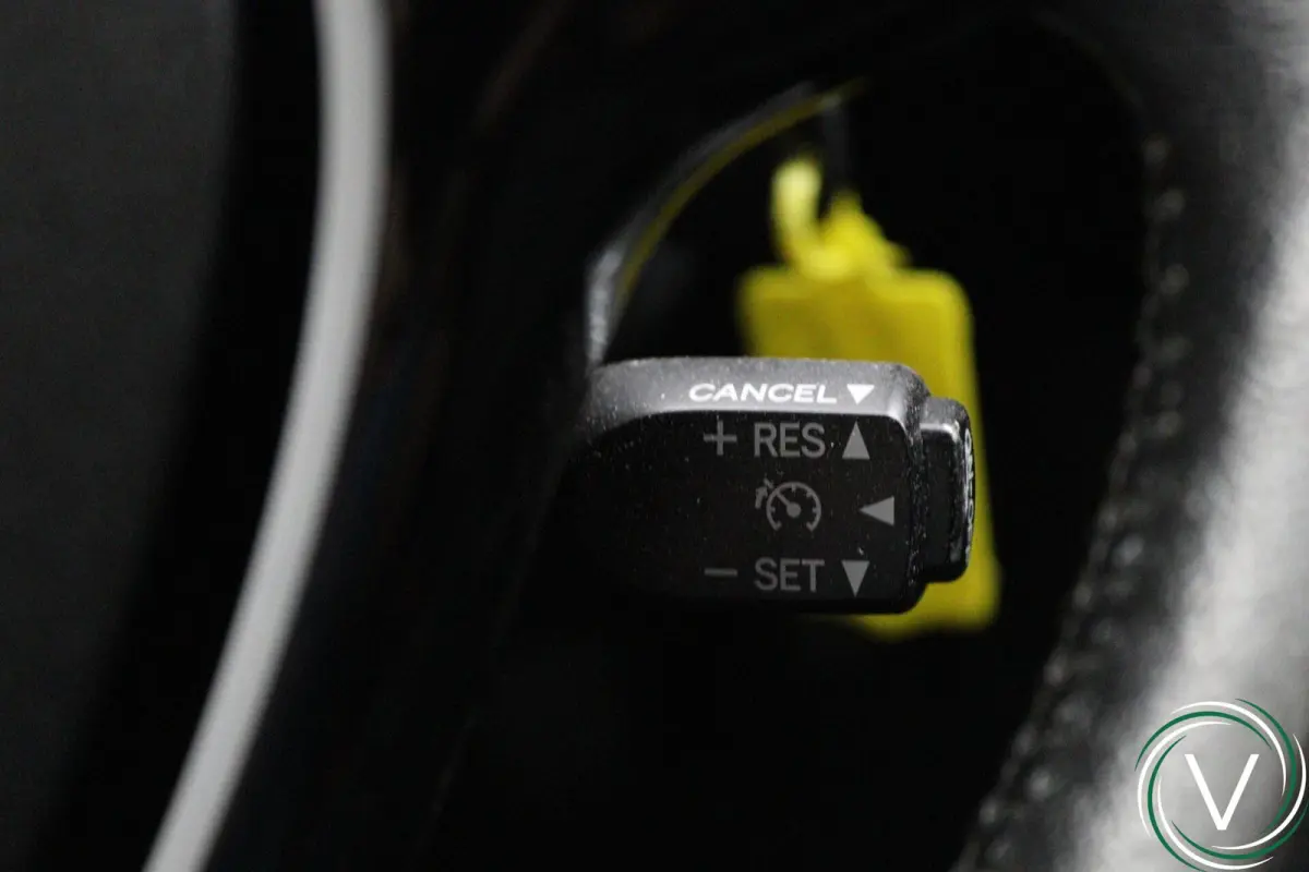 1.0 e-VTi Allure|CC|AC|Apple/Android Camera PDC