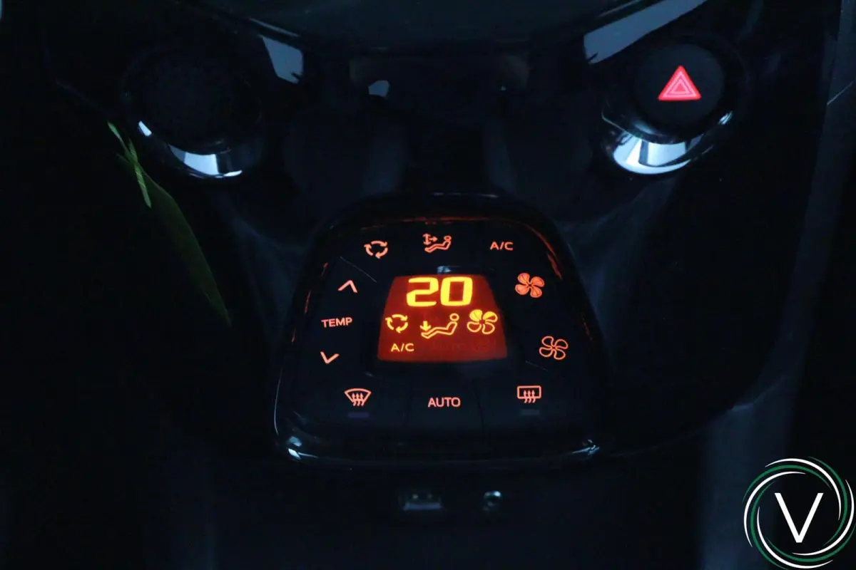 1.0 e-VTi Allure|CC|AC|Apple/Android Camera PDC