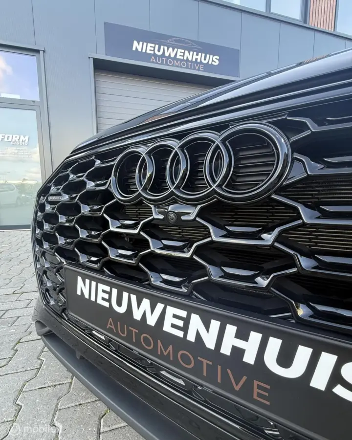 55 TFSI e quattro Competition Matrix l 360