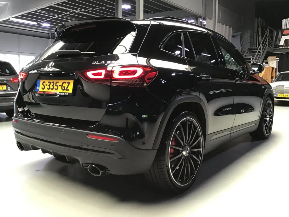 AMG 35 4MATIC I Pano I 360Cam I Sfeer verl. I Multibeam I 21Inch I Trekhaak I Mem. Elec Stoel + Verwarm.