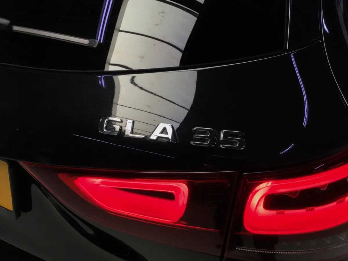 AMG 35 4MATIC I Pano I 360Cam I Sfeer verl. I Multibeam I 21Inch I Trekhaak I Mem. Elec Stoel + Verwarm.