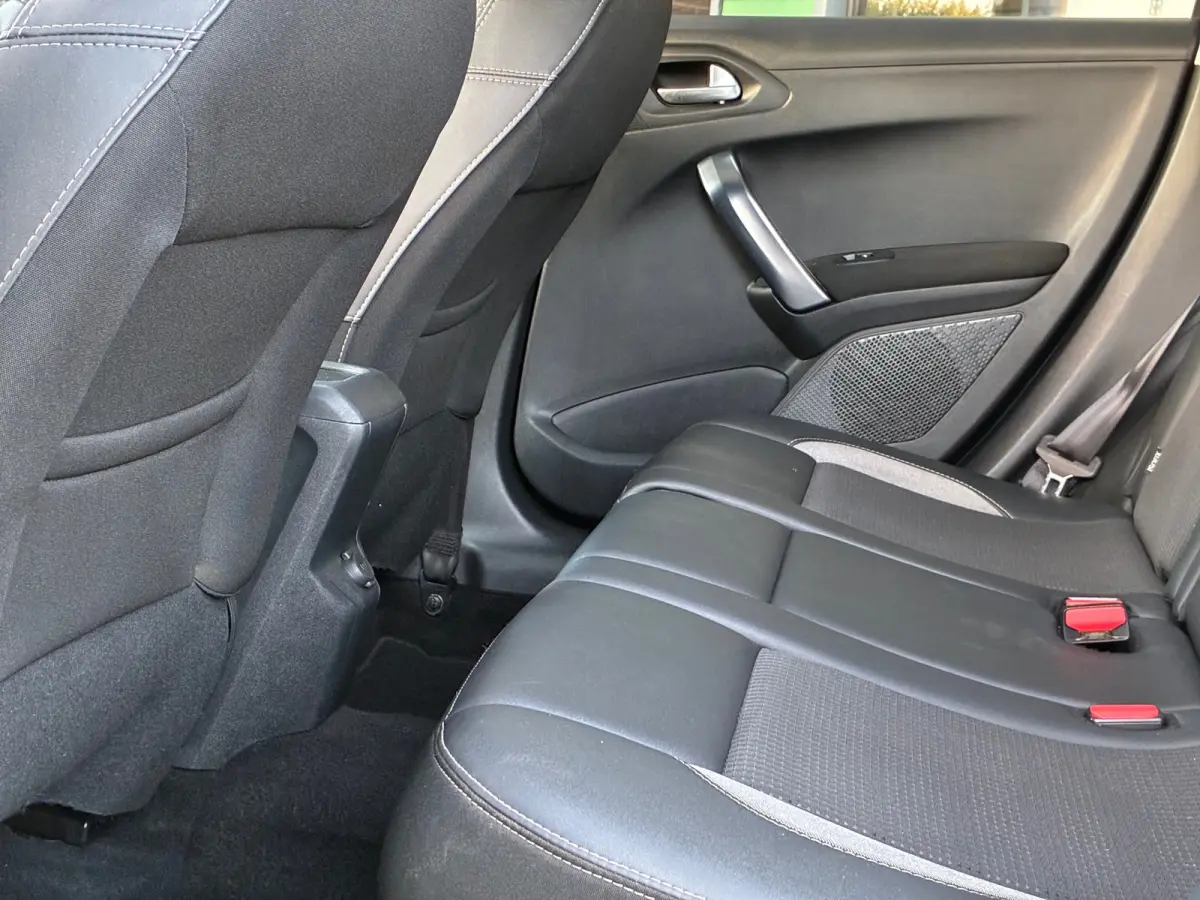 1.2 PureTech GT-Line|D-riem v.v.|Automaat|Navigatie|CarPlay|Trekhaak|PDC|Cruise|Climatronic|Stoel.Vw|