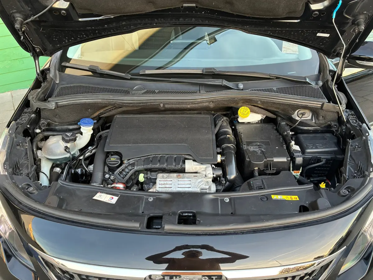 1.2 PureTech GT-Line|D-riem v.v.|Automaat|Navigatie|CarPlay|Trekhaak|PDC|Cruise|Climatronic|Stoel.Vw|
