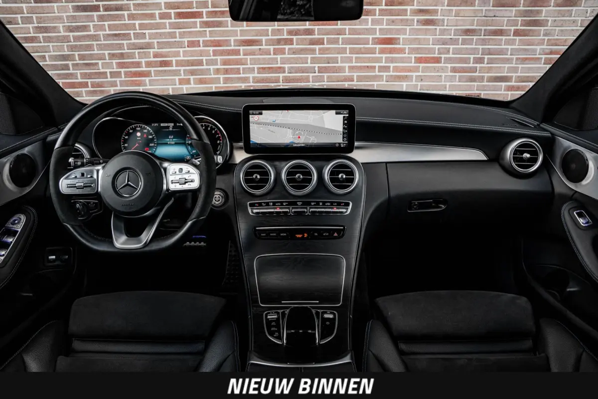 300 e AMG Night Edition | Trekhaak | 360 Camera | Digital Cockpit | Multibeam LED | Apple CarPlay/Android Auto | 18" | Dealeronderhouden