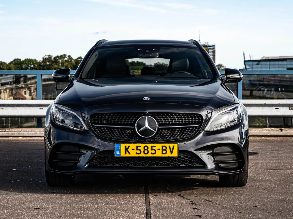 300 e AMG Night Edition | Trekhaak | 360 Camera | Digital Cockpit | Multibeam LED | Apple CarPlay/Android Auto | 18" | Dealeronderhouden