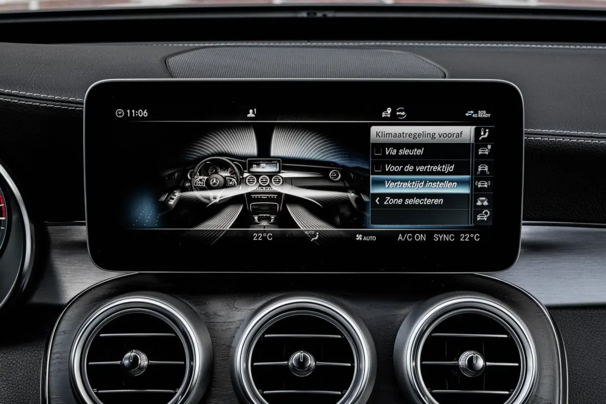 300 e AMG Night Edition | Trekhaak | 360 Camera | Digital Cockpit | Multibeam LED | Apple CarPlay/Android Auto | 18" | Dealeronderhouden