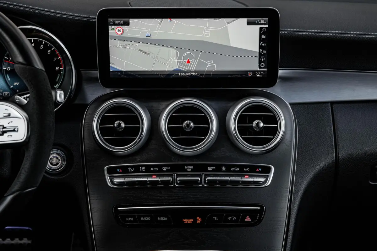 300 e AMG Night Edition | Trekhaak | 360 Camera | Digital Cockpit | Multibeam LED | Apple CarPlay/Android Auto | 18" | Dealeronderhouden