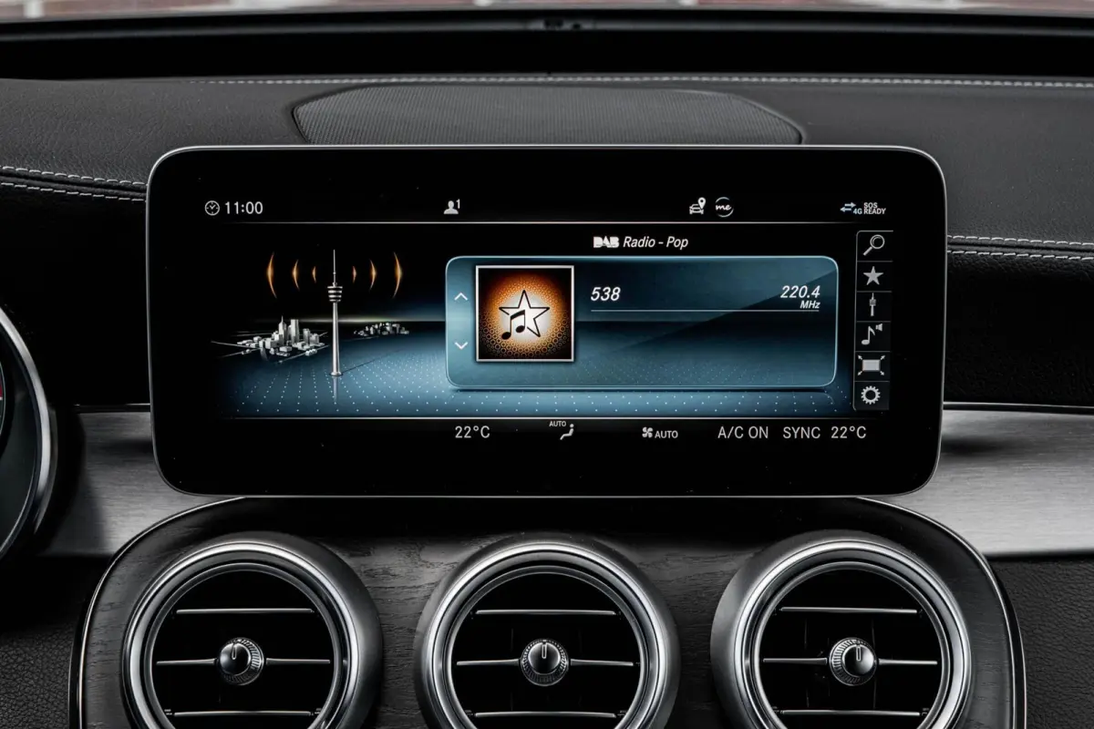300 e AMG Night Edition | Trekhaak | 360 Camera | Digital Cockpit | Multibeam LED | Apple CarPlay/Android Auto | 18" | Dealeronderhouden