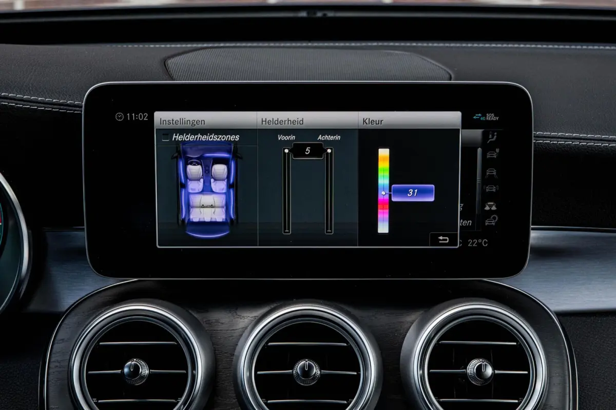 300 e AMG Night Edition | Trekhaak | 360 Camera | Digital Cockpit | Multibeam LED | Apple CarPlay/Android Auto | 18" | Dealeronderhouden