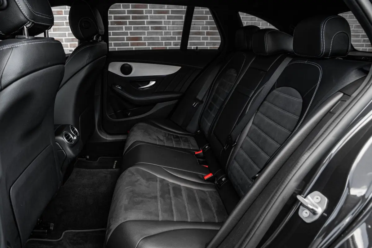 300 e AMG Night Edition | Trekhaak | 360 Camera | Digital Cockpit | Multibeam LED | Apple CarPlay/Android Auto | 18" | Dealeronderhouden