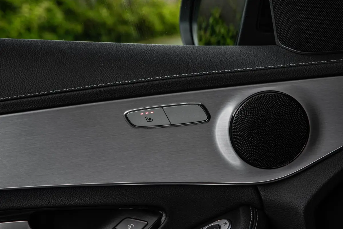 300 e AMG Night Edition | Trekhaak | 360 Camera | Digital Cockpit | Multibeam LED | Apple CarPlay/Android Auto | 18" | Dealeronderhouden