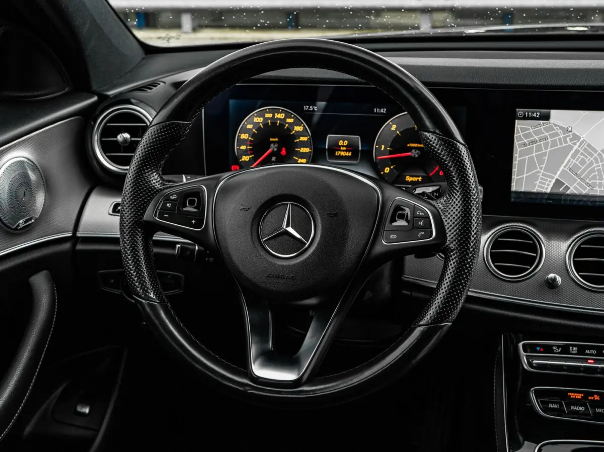 350 d AMG Night Edition | Schuifdak | Burmester | Leder | HUD | 360 Camera | Widescreen | Dodehoekdetectie | Keyless | Apple CarPlay/Android Auto | 19"