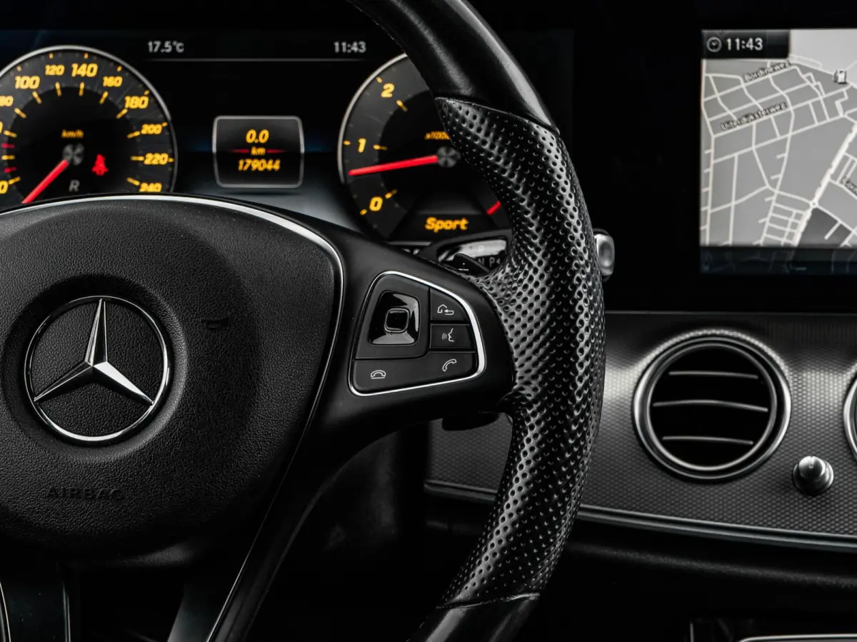 350 d AMG Night Edition | Schuifdak | Burmester | Leder | HUD | 360 Camera | Widescreen | Dodehoekdetectie | Keyless | Apple CarPlay/Android Auto | 19"