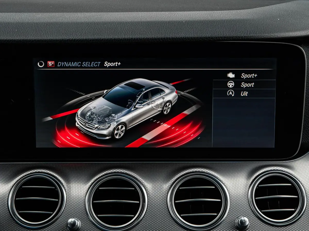350 d AMG Night Edition | Schuifdak | Burmester | Leder | HUD | 360 Camera | Widescreen | Dodehoekdetectie | Keyless | Apple CarPlay/Android Auto | 19"