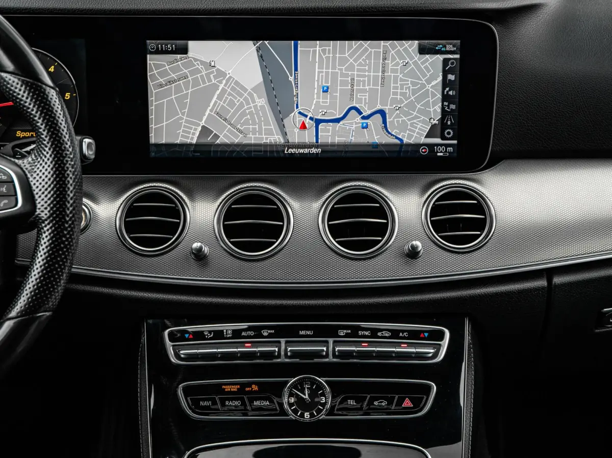 350 d AMG Night Edition | Schuifdak | Burmester | Leder | HUD | 360 Camera | Widescreen | Dodehoekdetectie | Keyless | Apple CarPlay/Android Auto | 19"