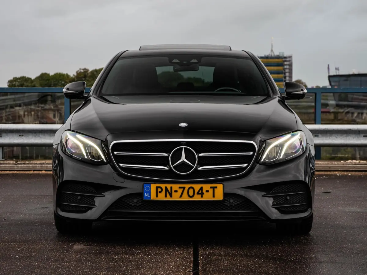 350 d AMG Night Edition | Schuifdak | Burmester | Leder | HUD | 360 Camera | Widescreen | Dodehoekdetectie | Keyless | Apple CarPlay/Android Auto | 19"