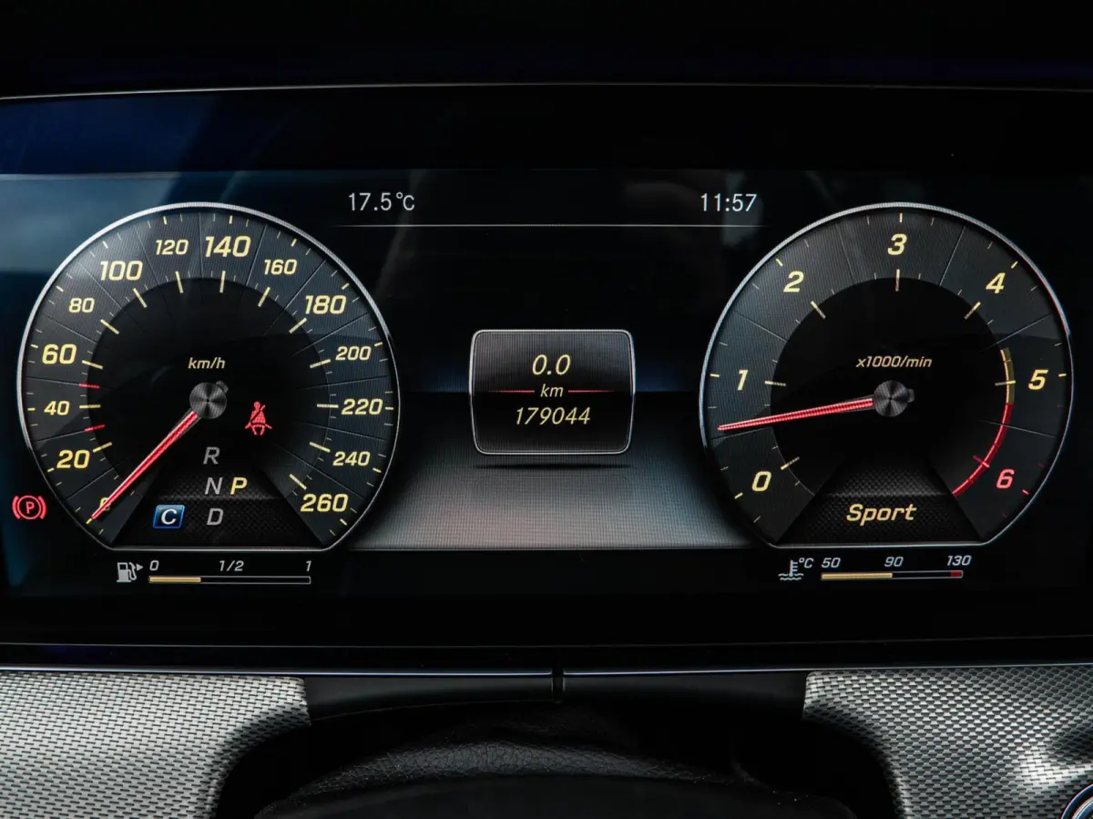 350 d AMG Night Edition | Schuifdak | Burmester | Leder | HUD | 360 Camera | Widescreen | Dodehoekdetectie | Keyless | Apple CarPlay/Android Auto | 19"