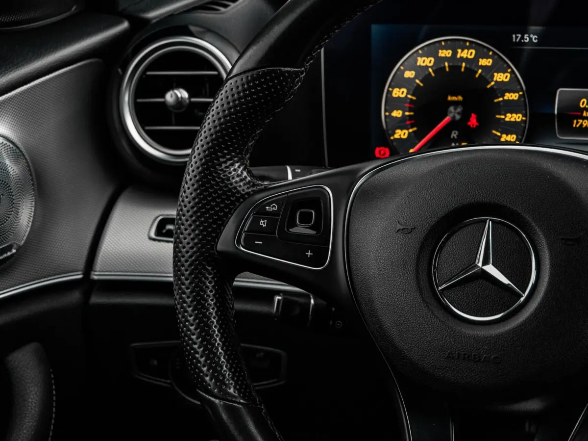 350 d AMG Night Edition | Schuifdak | Burmester | Leder | HUD | 360 Camera | Widescreen | Dodehoekdetectie | Keyless | Apple CarPlay/Android Auto | 19"