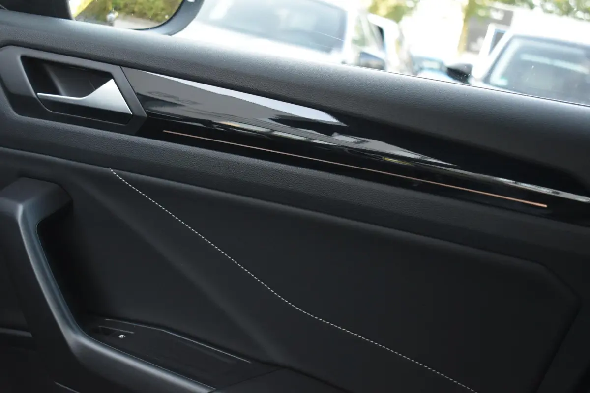1.5 TSI R-Line Pano Massage Lane Camera
