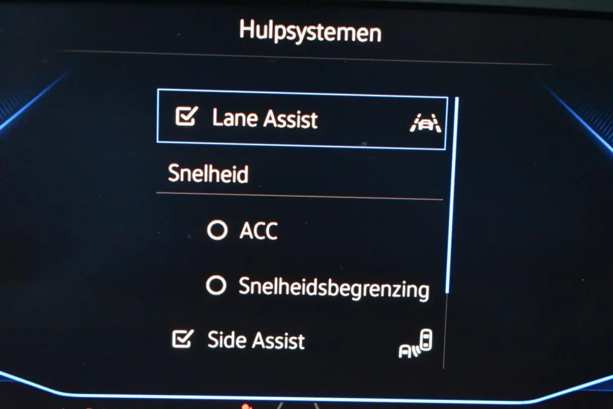 1.5 TSI R-Line Pano Massage Lane Camera