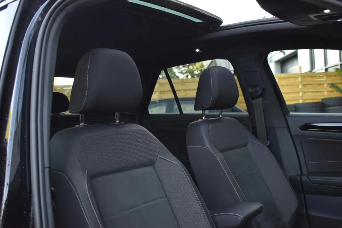 1.5 TSI R-Line Pano Massage Lane Camera